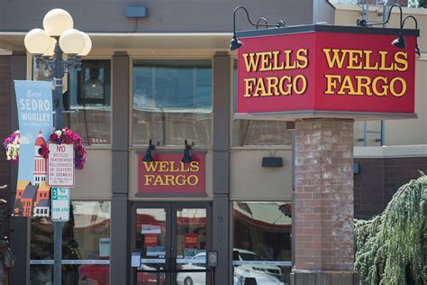 wells fargo bank open on veterans day|wells fargo veterans day banks.